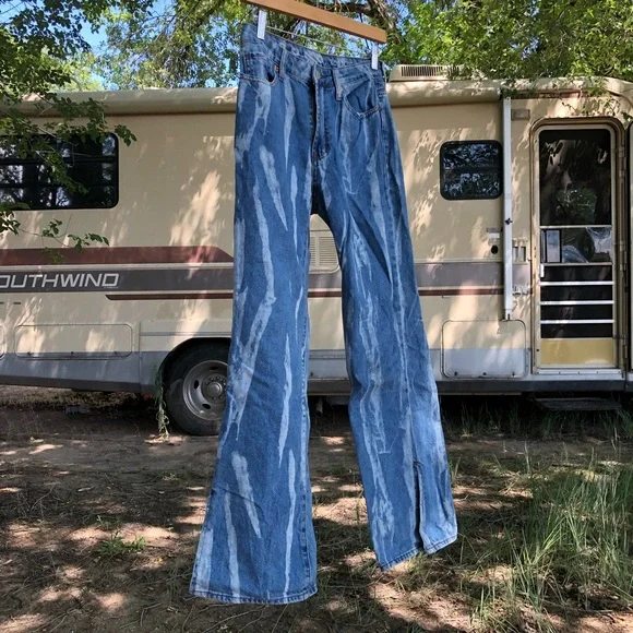 High Waisted Bootcut Bleached Jeans - Picture 7 of 8